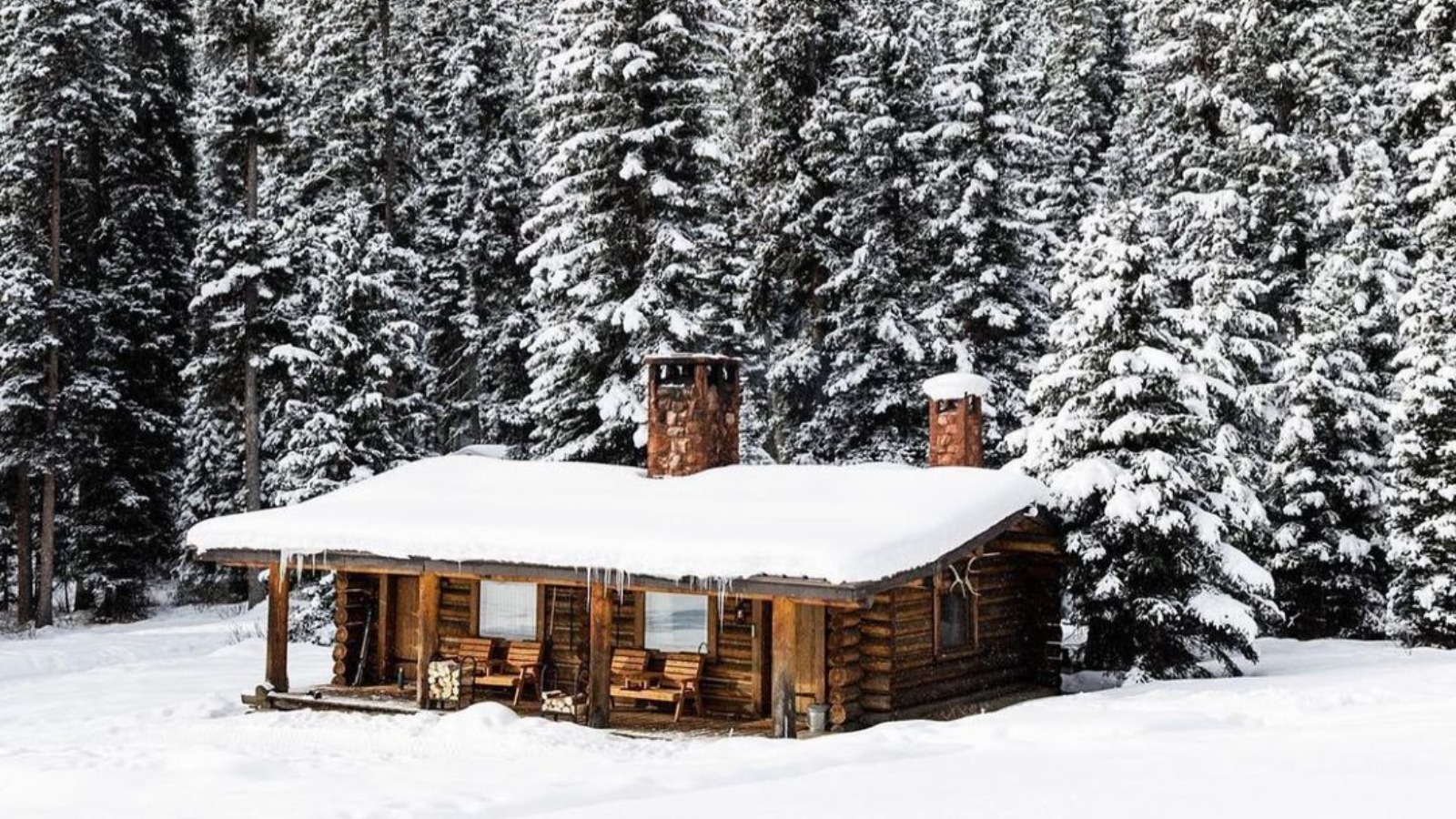 The Cabin Dinner In Montana That Screams Holiday Wonderland