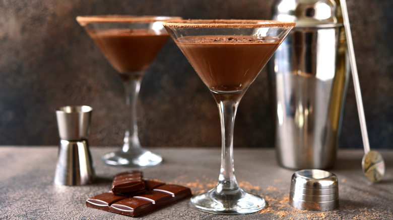 Espresso martinis with chocolate