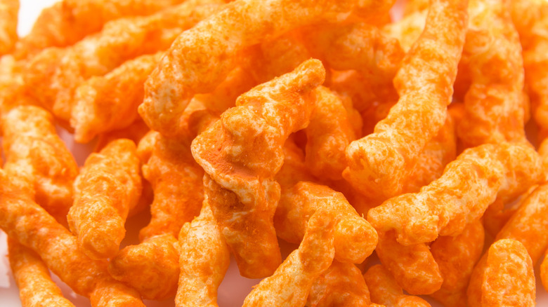 Crunchy cheese puffs