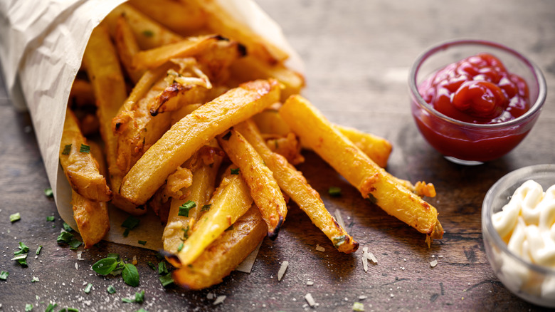 seasoned French fries