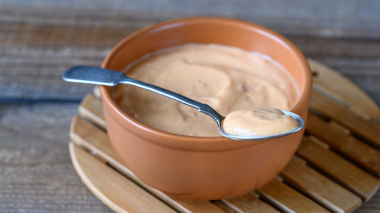 bowl of thousand island dressing