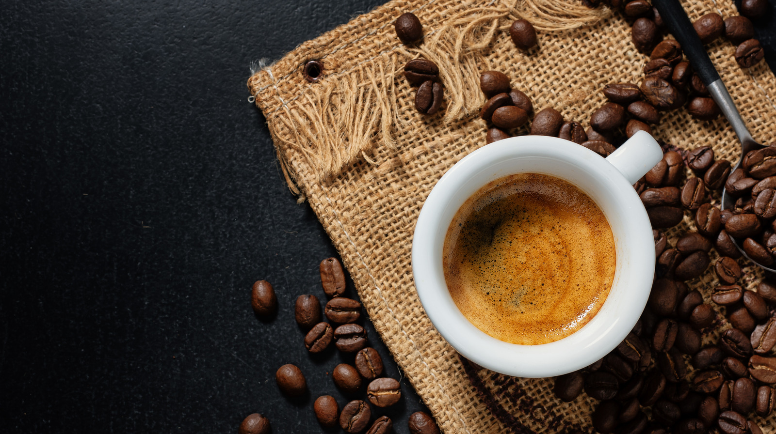 The Clever Reason Italians Drink Espresso With Sparkling Mineral Water