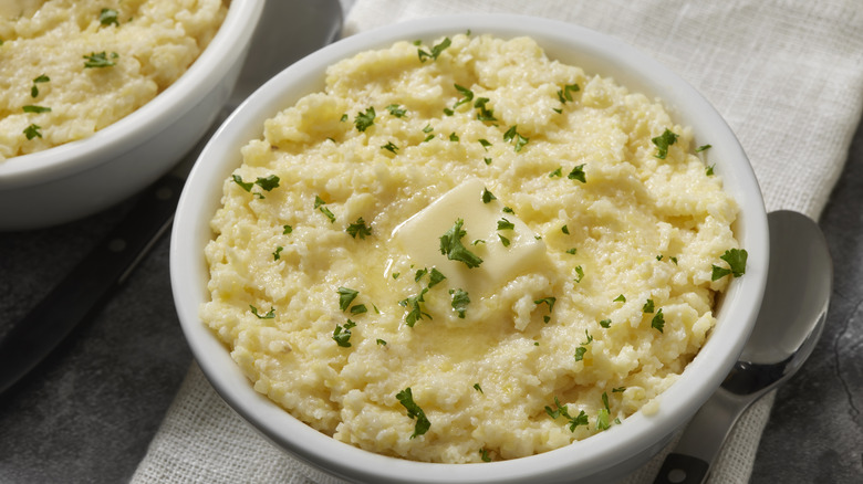 mashed potatoes butter and parsley