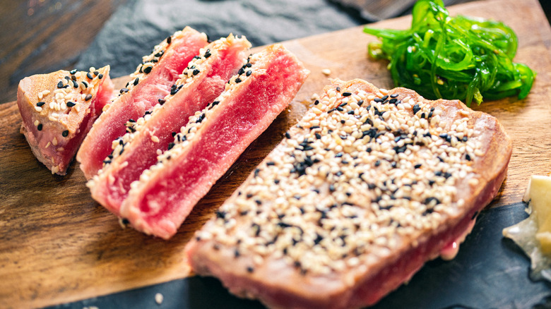 tuna steak with sesame crust