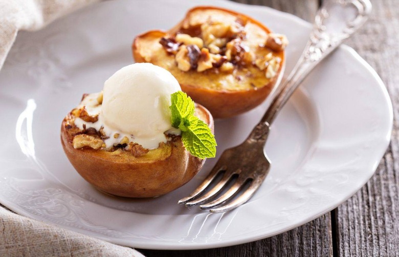 Grilled Peaches With Toasted Almond Granola Topping