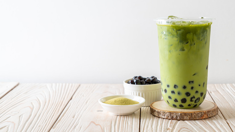 Matcha bubble tea and powder