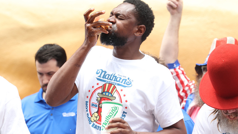 participant in hot dog contest