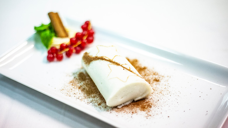 turkish dessert tavuk göğsü on plate