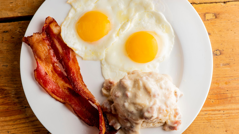 Eggs, bacon and biscuits with gravy