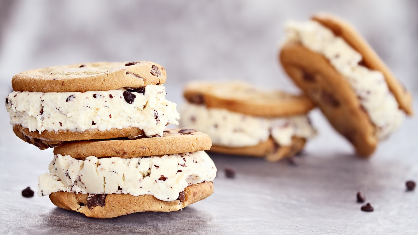 Cylindrical Ice Cream Sandwich Scoop