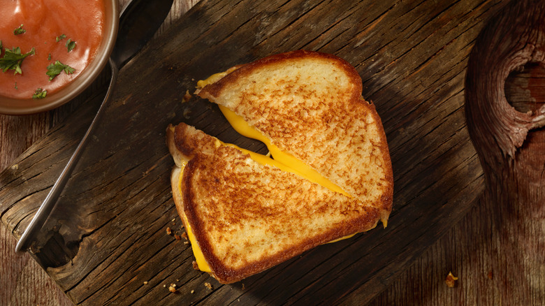 Grilled cheese sandwich