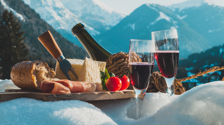 Alpine picnic with Lambrusco