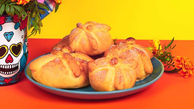 Pan de Muerto (bread of the dead)