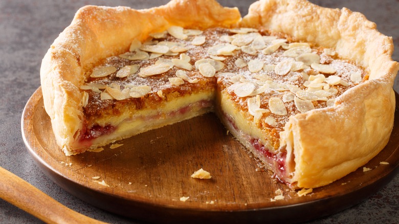 Bakewell pudding with almonds