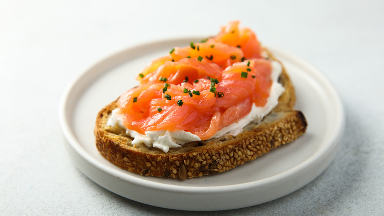 Smoked salmon on toast