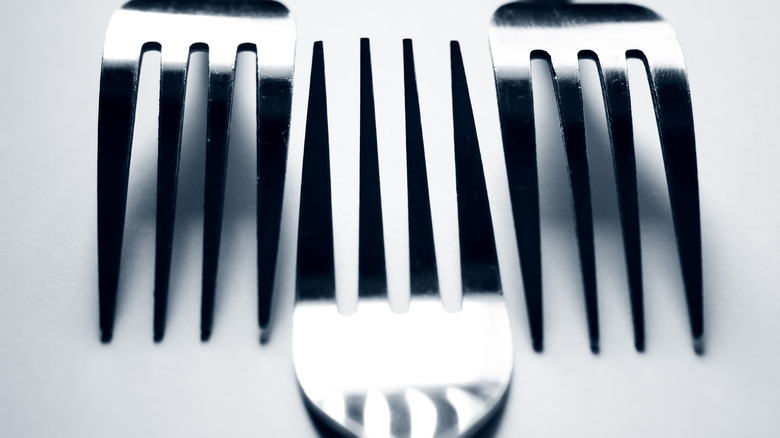 Alternating forks