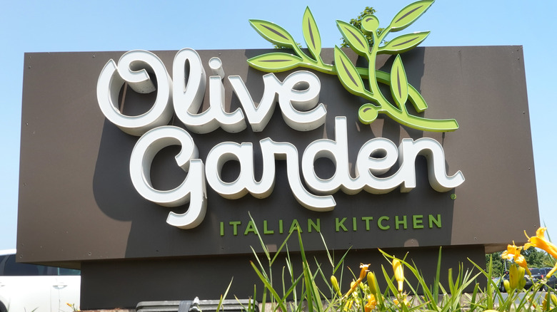 Olive Garden sign