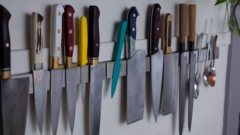 Kitchen knives on a wall magnet