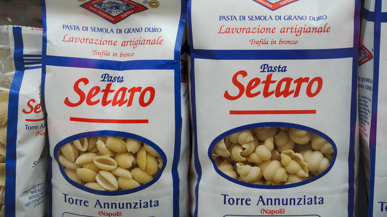 Setaro pasta on a shelf