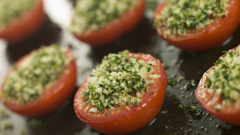 Tomatoes stuffed with bread crumbs 