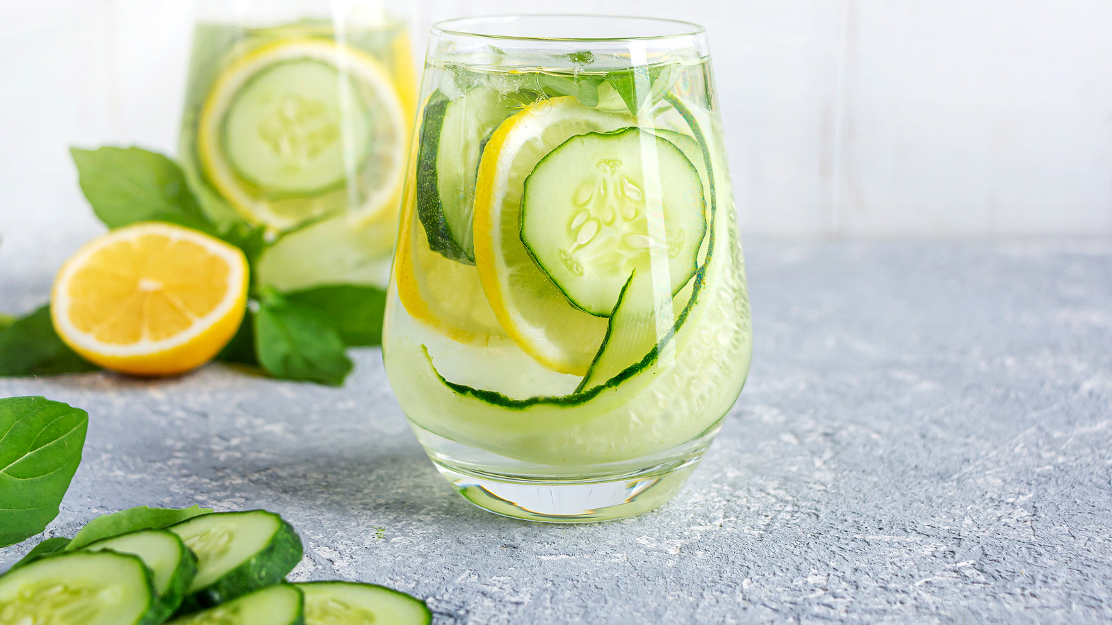 https://www.thedailymeal.com/img/gallery/the-easy-cutting-tip-you-need-to-infuse-cucumber-water-in-record-time/l-intro-1684427893.jpg