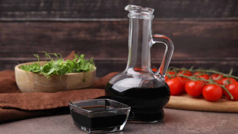 Jug and dish of balsamic