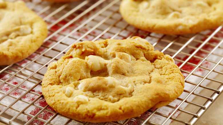 White chocolate macadamia nut cookies