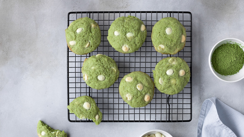 Matcha cookies on a cooling rack