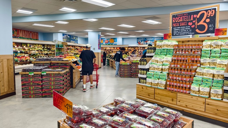 trader joes shopper