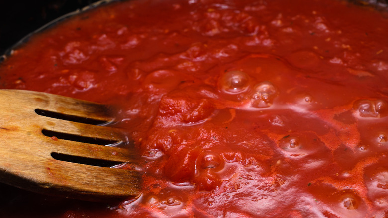 Bubbling pasta sauce