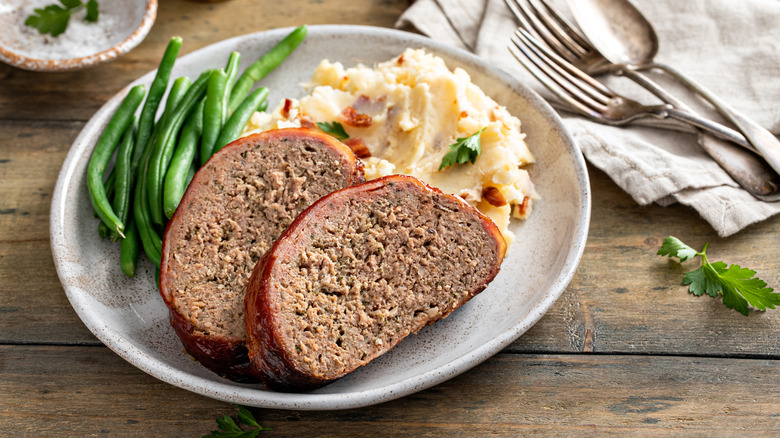 Meatloaf plate with sides