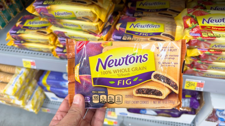 Person holding Fig Newton package