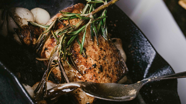 Pork loin with rosemary butter