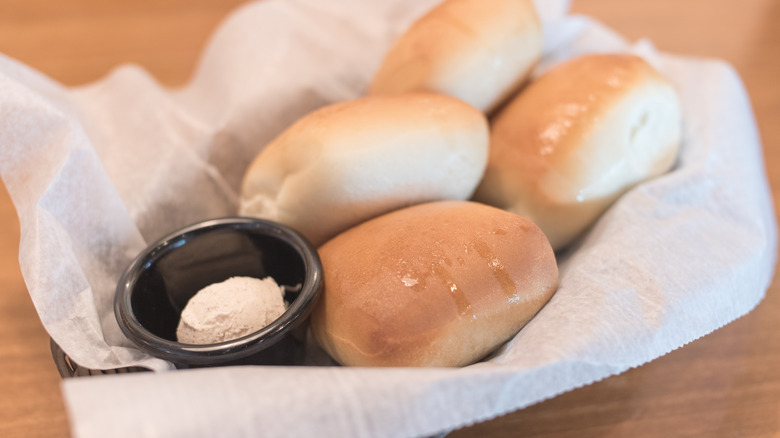 Texas Roadhouse rolls