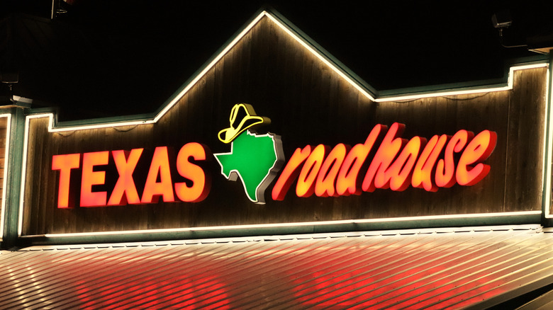 Texas Roadhouse sign