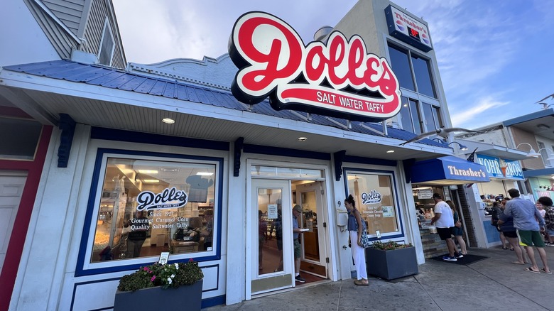 Exterior shot of Dolle's