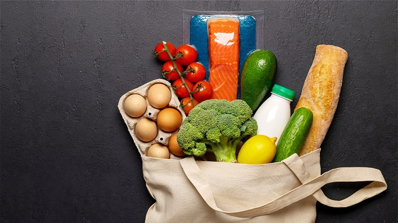 Bag filled with perishable foods 