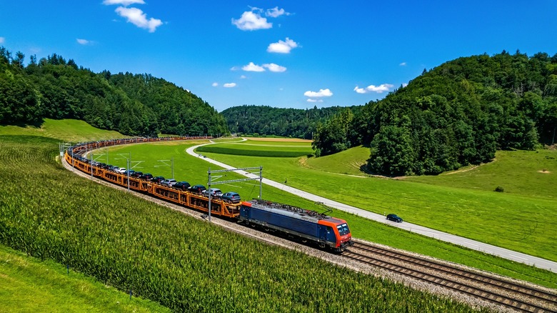 train around the bend 