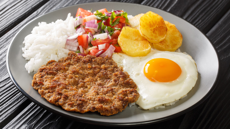 silpancho served on plate