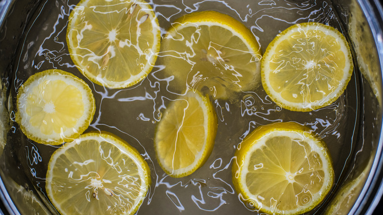 Boiling aromatic citrus