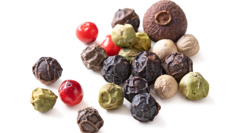 mixed peppercorns 