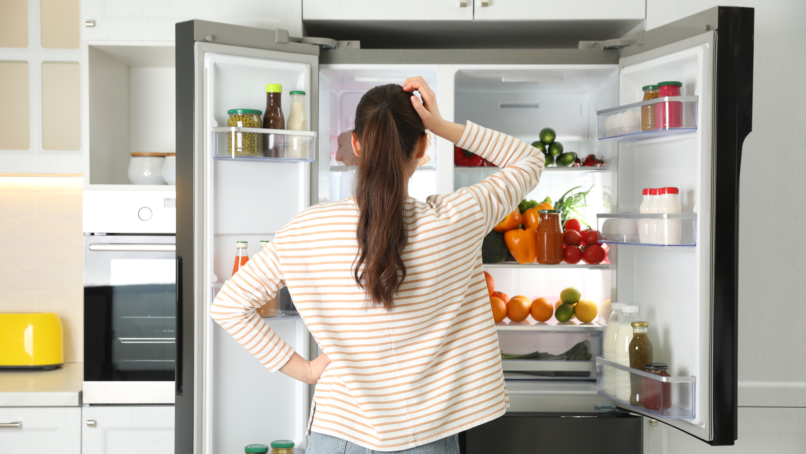 https://www.thedailymeal.com/img/gallery/the-fridge-organization-hack-to-prevent-excess-food-waste/l-intro-1700243325.jpg