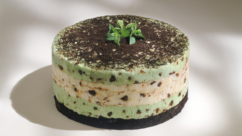 Mint chocolate cookie ice cream cake