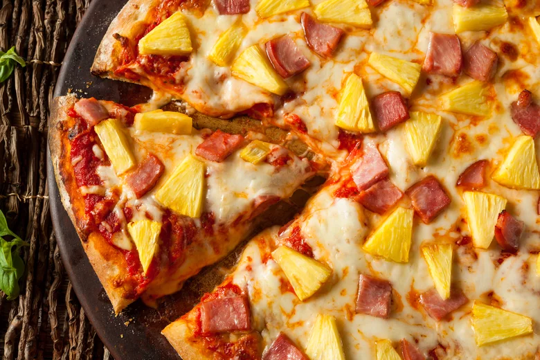 06_Pineapple_pizza.webp