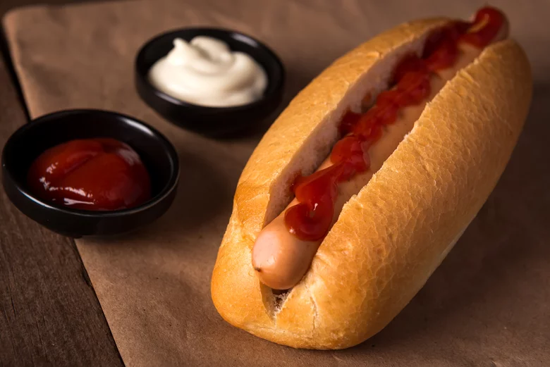 11_Hot_dog_ketchup.webp