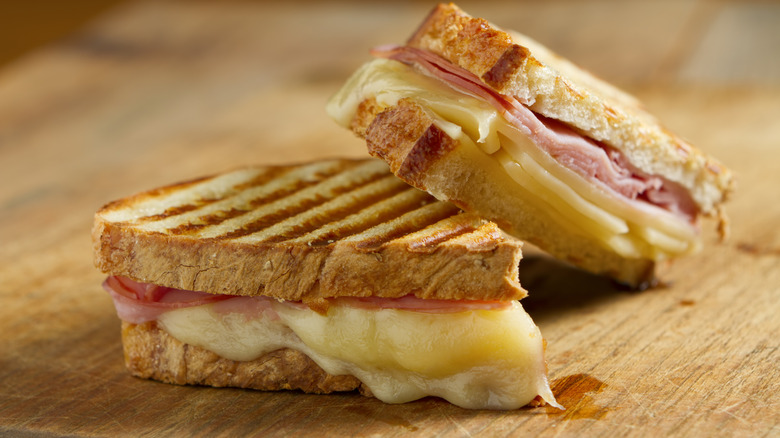 Ham and cheese sandwich