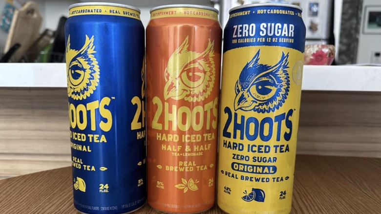 Different flavors of 2 Hoots hard iced tea