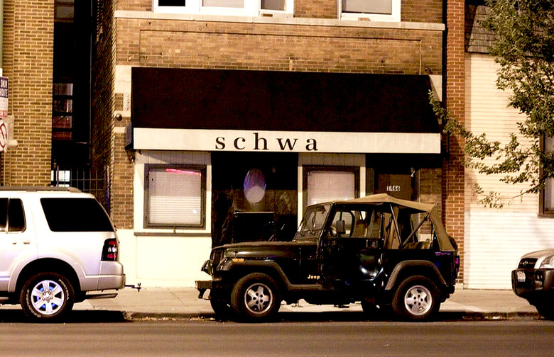 Schwa, Chicago