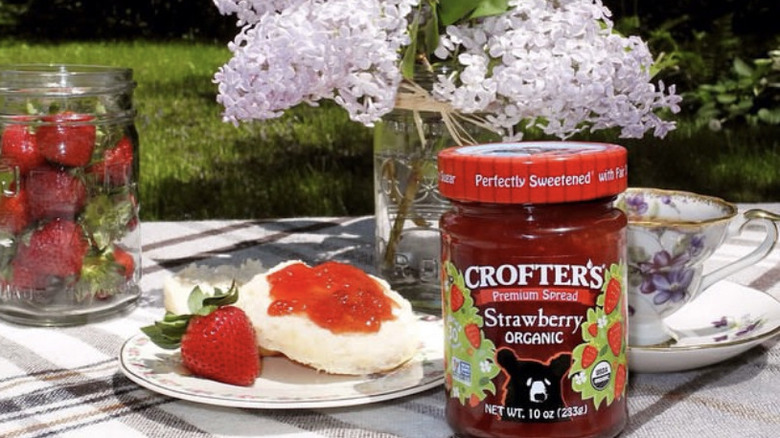 crofter's organic strawberry spread