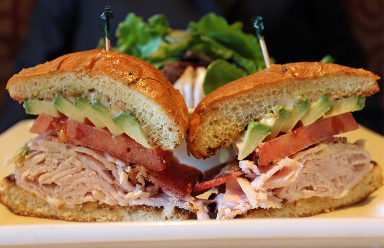 Skinnylicious Turkey & Avocado Sandwich 